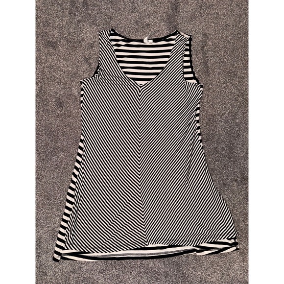 Cable & Gauge Tops - Cable & Gauge Black and White Striped Tank‎ Top